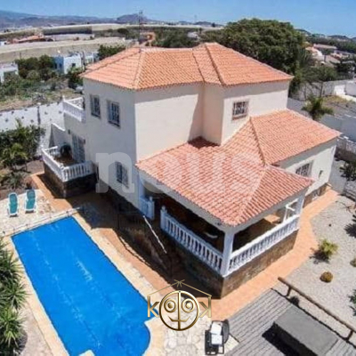 VILLA for sale in Las Rosas